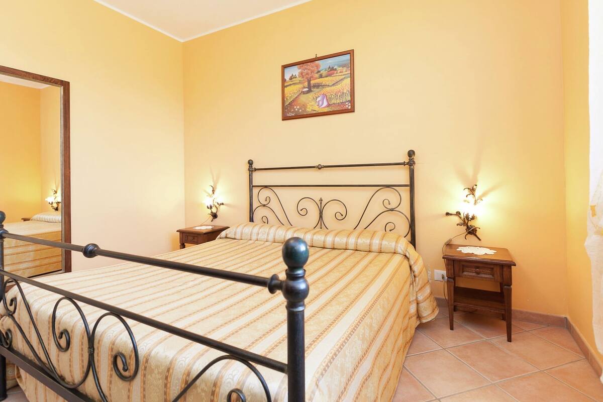 Comfort House, 2 Bedrooms | 2 bedrooms, individually furnished, bed sheets