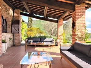 Deluxe House, 6 Bedrooms | Balcony