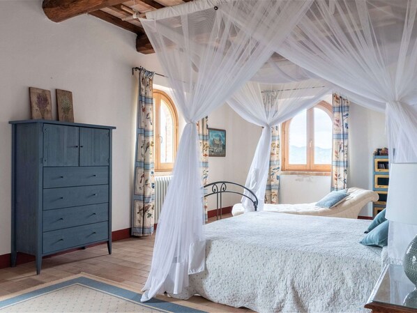 Deluxe House, 6 Bedrooms