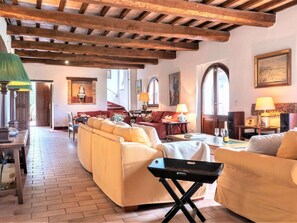 Comfort House, 6 Bedrooms | Living room | Fireplace - Beautiful Villa in San Giovanni del Pantano With Pool (Perugia)