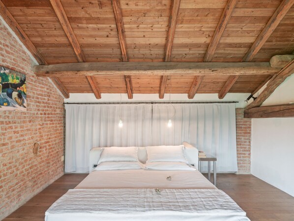 4 bedrooms, individually furnished, bed sheets
