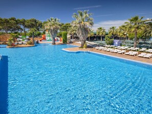 Pool - Well-kept Bungalow With Veranda in Blanes (Blanes)