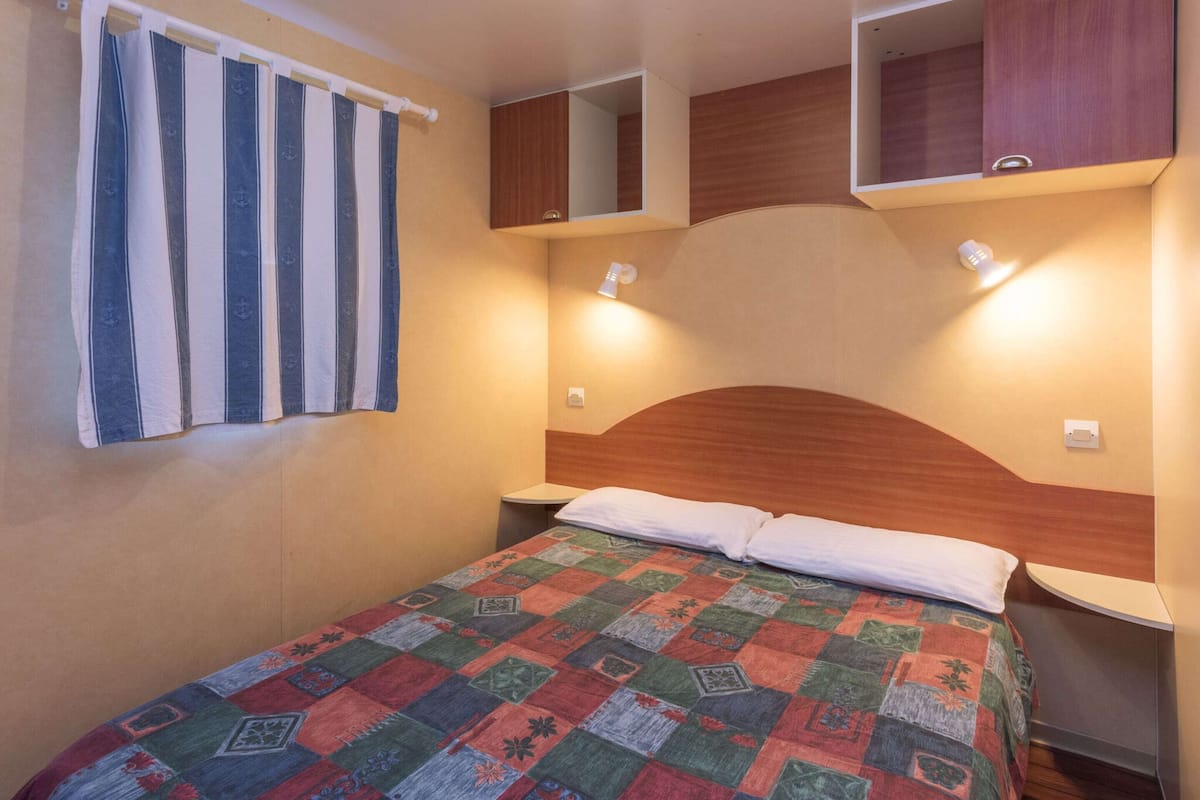 Comfort Chalet, 2 Bedrooms | 8 bedrooms, individually furnished