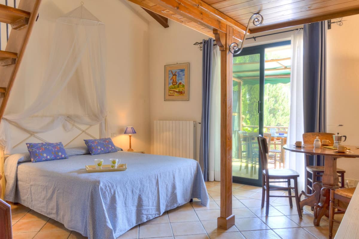 Comfort House, 2 Bedrooms | 2 bedrooms, individually furnished, bed sheets