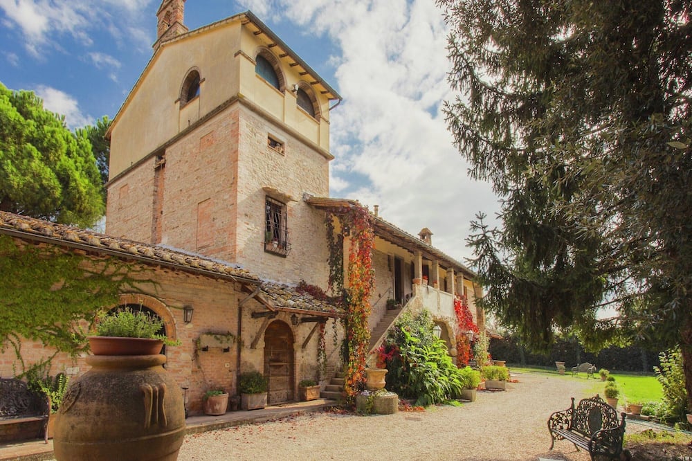 Farmhouse in Marsciano With Vineyards Olive Groves - Papiano
