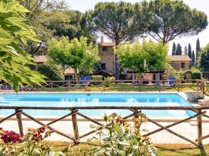 Maison Confort, 2 chambres | Piscine | Piscine extérieure