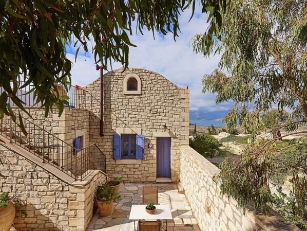 Exterior - New Beautiful Complex With Villa's and App., big Pool, sea Views, SW Crete (Faistos)