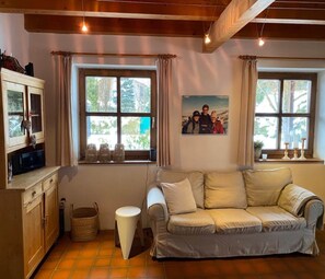 11 bedrooms, individually furnished, bed sheets