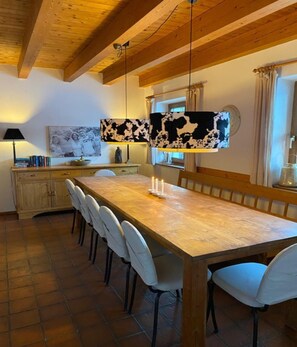 Classic House, 4 Bedrooms | 11 bedrooms, individually furnished, bed sheets