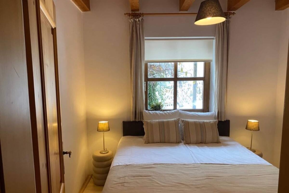 Classic House, 4 Bedrooms | 11 bedrooms, individually furnished, bed sheets