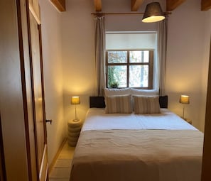 Classic House, 4 Bedrooms | Garden
