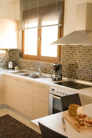 Comfort Villa, 3 Bedrooms | Private kitchen | Fridge, microwave, oven, dishwasher - Beautiful Villa in Pefkoi Rhodes With Swimming Pool (Rhodes)