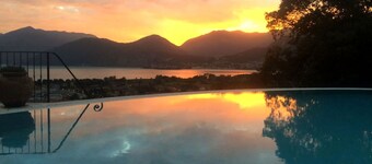 วิลล่าในพิโซญพร้อมสระว่ายน้ำ, สวนและวิวทะเลสาบ