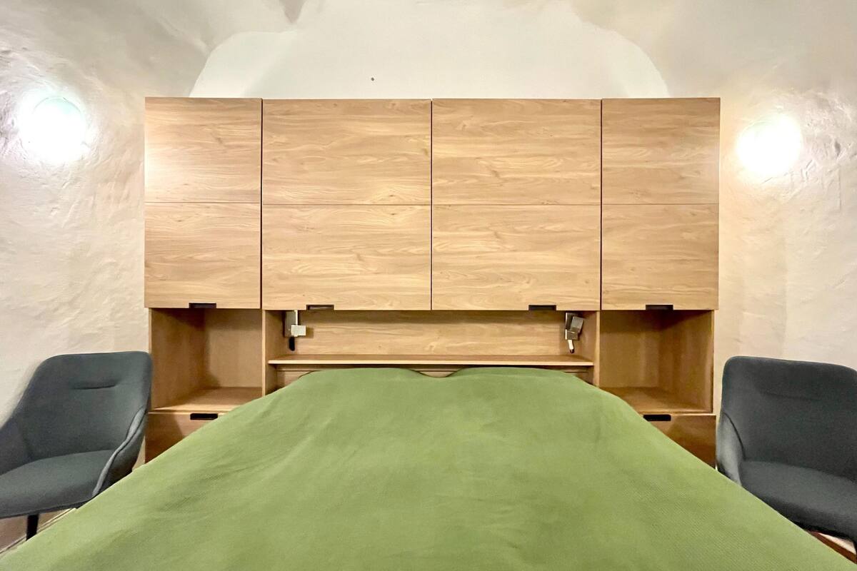 Classic House, 6 Bedrooms | 6 bedrooms, individually furnished, iron/ironing board, bed sheets