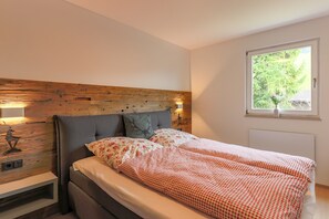 8 bedrooms, individually furnished, bed sheets - Chalet With 2 Apartments in Kirchberg (Kirchdorf in Tirol)