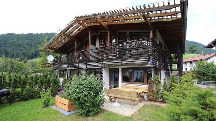 Chalet With 2 Apartments in Kirchberg