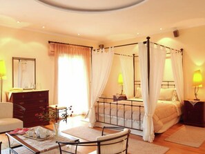 9 bedrooms, individually furnished, bed sheets - Scenic Villa in Paleokastrites With Sauna (Corfu)