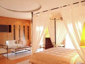 9 bedrooms, individually furnished, bed sheets - Scenic Villa in Paleokastrites With Sauna (Corfu)