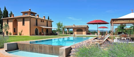 Vila clássica, 4 quartos | Fachada