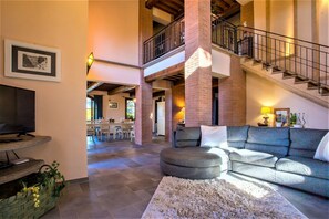 Comfort-Villa, 4 Schlafzimmer | Wohnzimmer