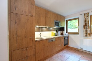 Microwave, oven, stovetop, coffee/tea maker