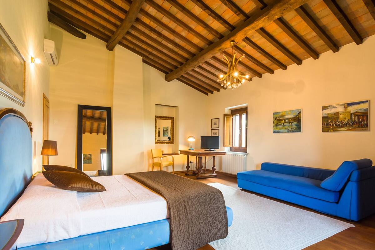 Classic House, 5 Bedrooms | 7 bedrooms, individually furnished, iron/ironing board, bed sheets