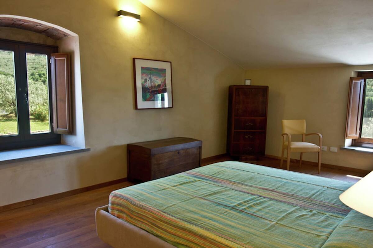 Casa Deluxe, 3 habitaciones | 1 dormitorio, mobiliario individual, tabla de planchar con plancha