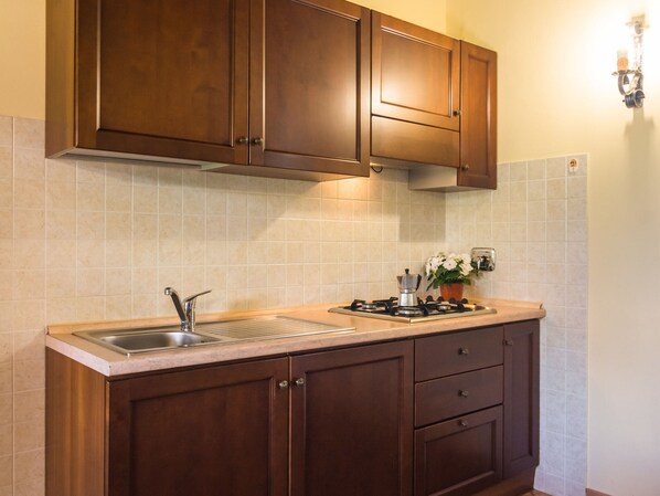 Classic House, 2 Bedrooms | Private kitchen | Fridge, microwave, oven, dishwasher