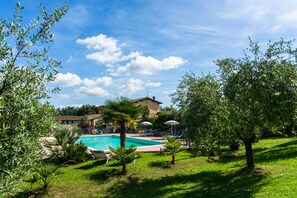 Pool - Farmhouse in Perugia With Swimming Pool (Perugia)