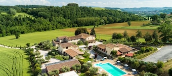 Farmhouse in Perugia With Swimming Pool