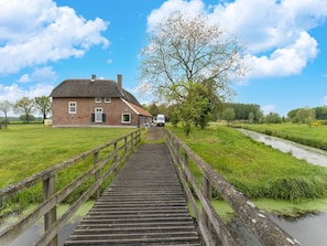 Comfort House, 5 Bedrooms | Reception - Comfortable Holiday Home in Voorst in a Tranquil Location (Voorst)