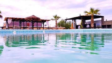 Indoor pool, outdoor pool