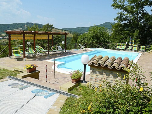 Country Cottage in Marche With Swimming Pool