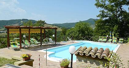 Country Cottage in Marche With Swimming Pool