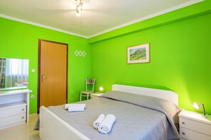 3 habitaciones y ropa de cama