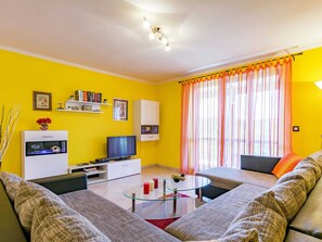 Living room - Comfortable Apartment in Cerovlje With Pool (Cerovlje)