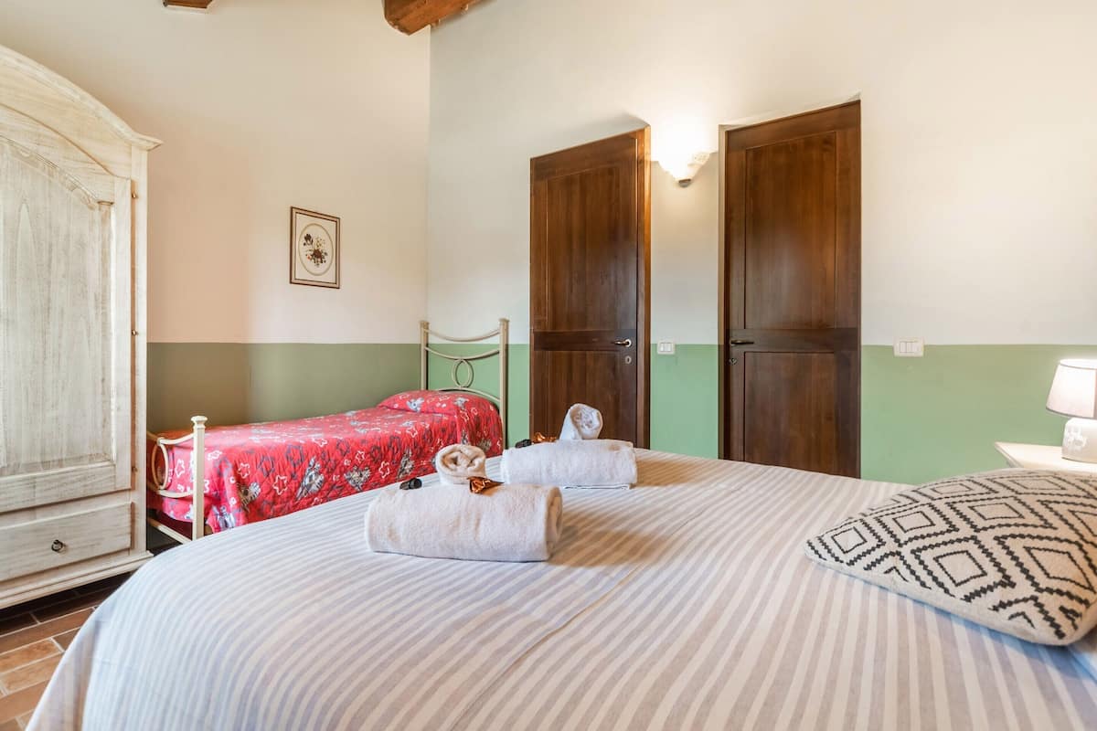 Comfort Cottage, 2 Bedrooms | 2 bedrooms, bed sheets