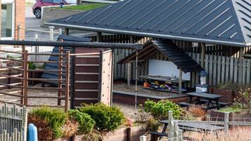 Classic House, 2 Bedrooms | Property grounds