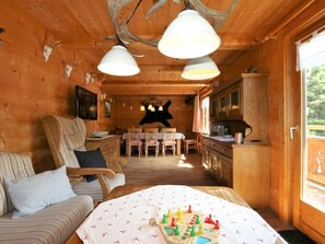 คลาสสิกอพาร์ทเมนท์, 4 ห้องนอน | ห้องนั่งเล่น