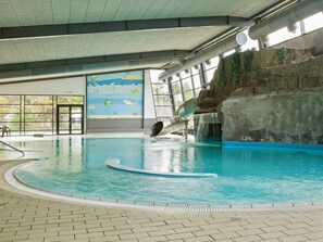 Outdoor pool - 6 Person Holiday Home on a Holiday Park in Blavand (Blavand)
