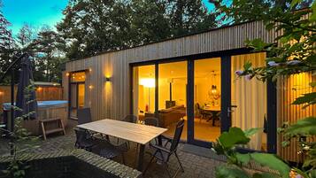 Nhà Deluxe, 3 phòng ngủ | Ban công