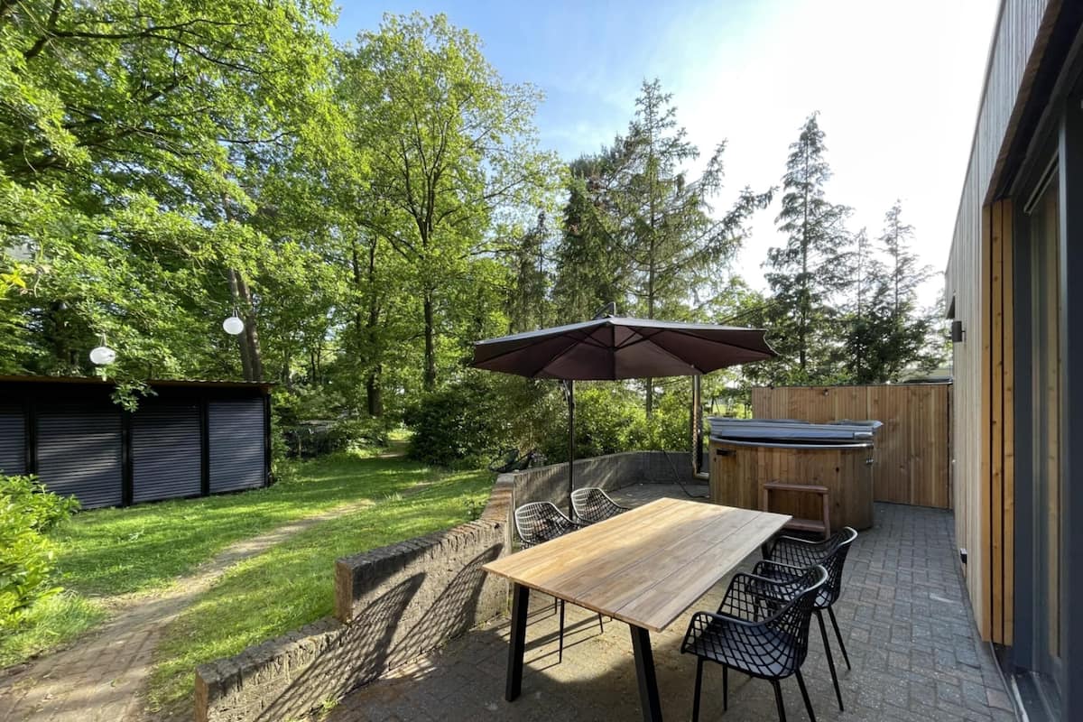 Deluxe House, 3 Bedrooms | Garden
