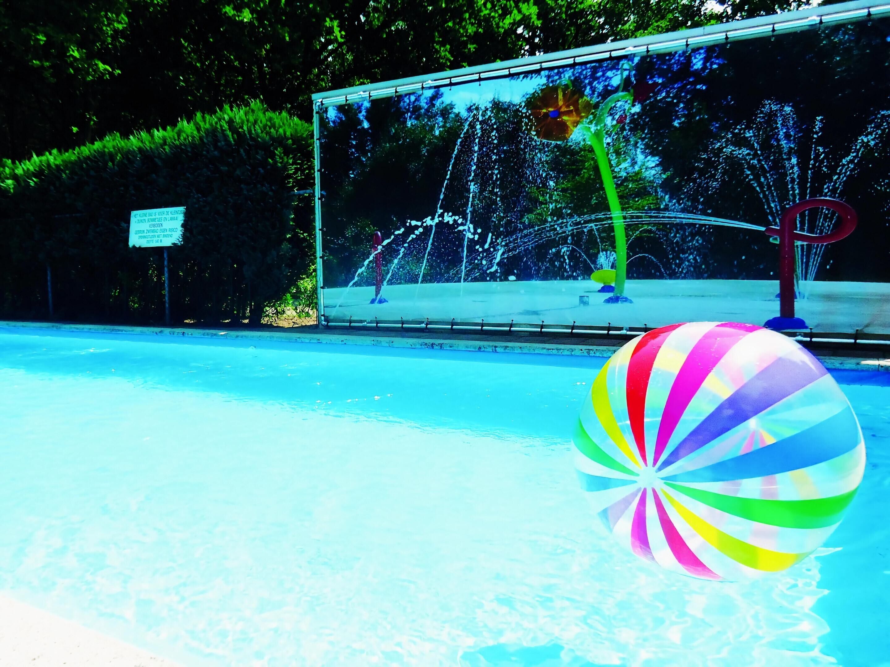 Kolam renang outdoor