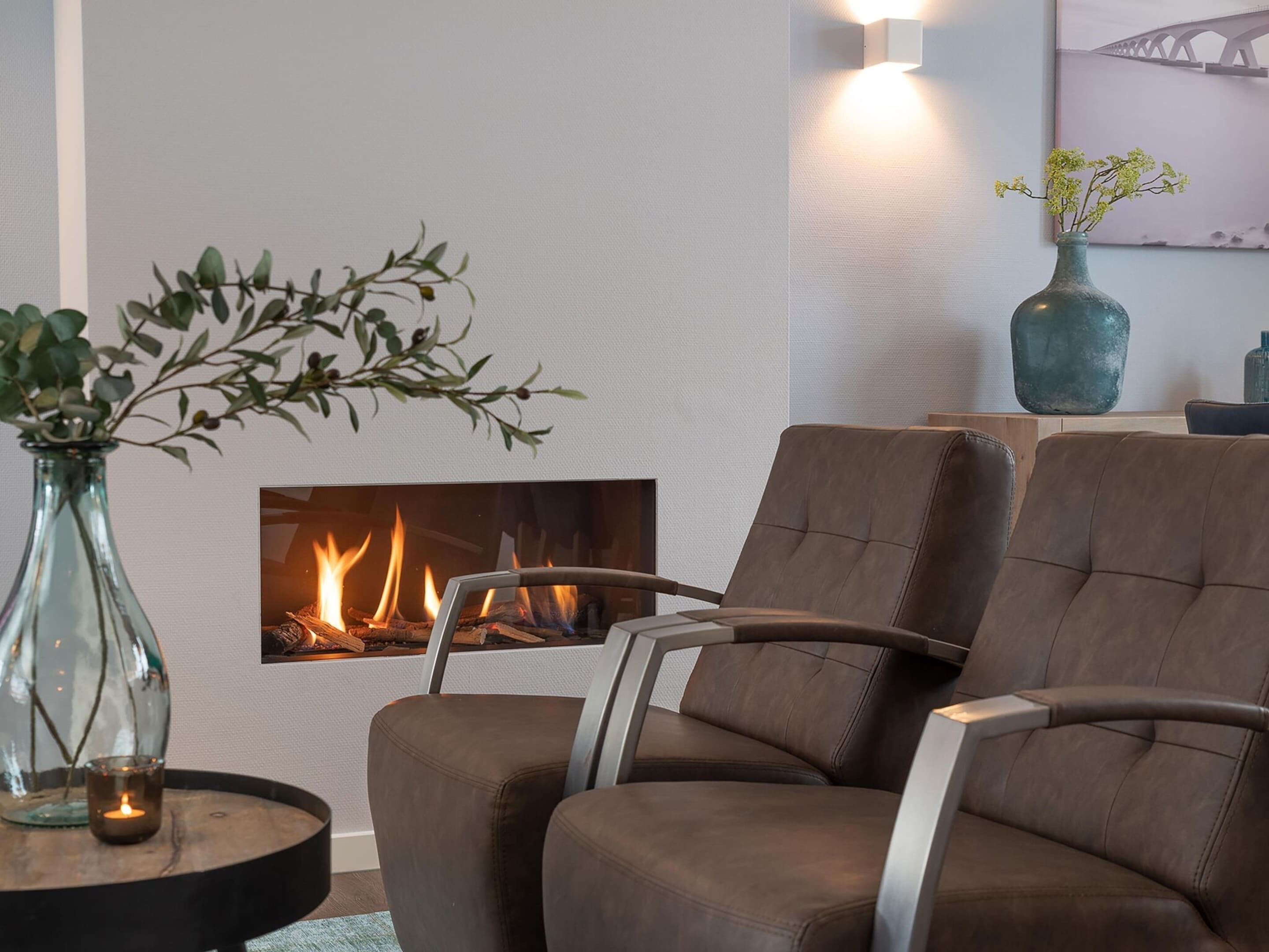 Fireplace, DVD player