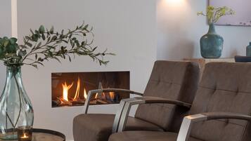 Fireplace, DVD player