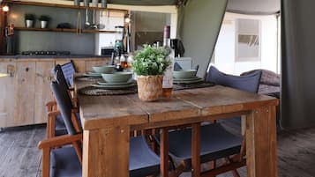 Classic-Zelt, 4 Schlafzimmer | Wohnzimmer