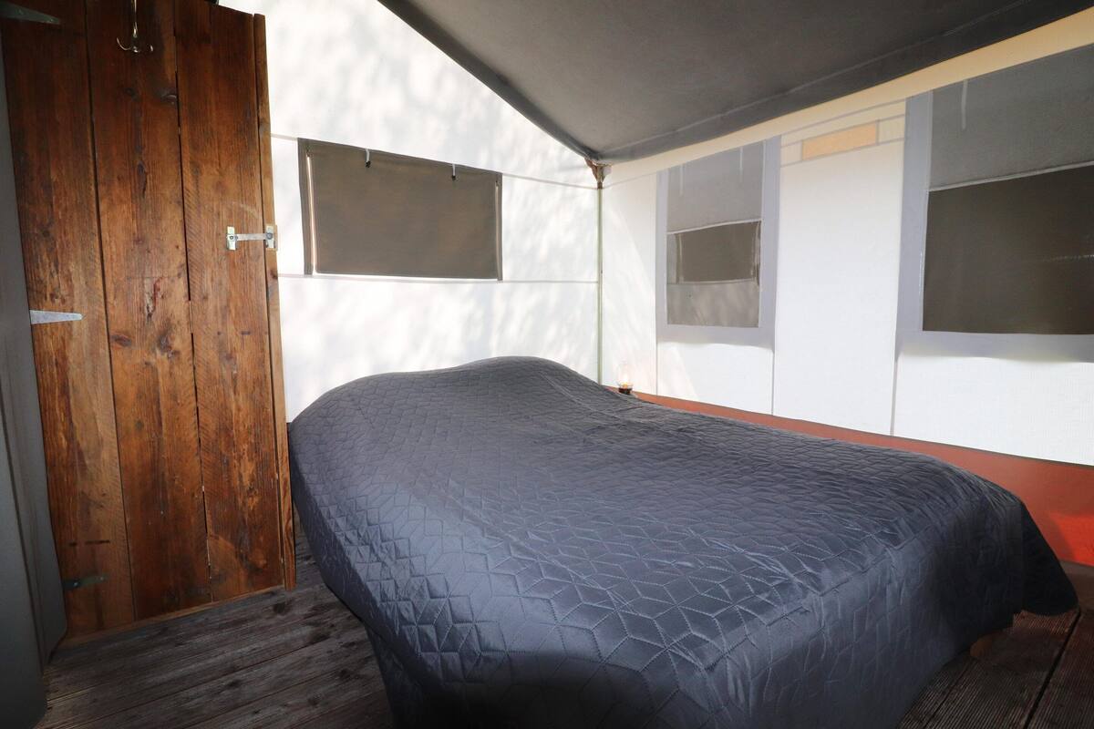 Barraca clássica, 4 quartos | 8 quartos, individualmente mobiliados, roupa de cama