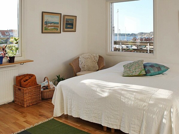 Classic Apartment, 2 Bedrooms | Interior