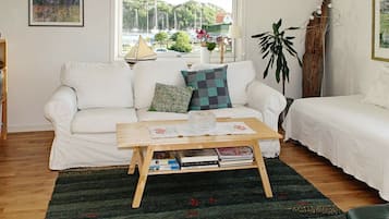 Classic Apartment, 2 Bedrooms | Interior