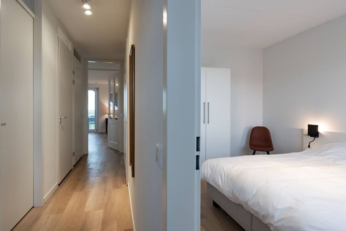 2 habitaciones, muebles diferentes y ropa de cama